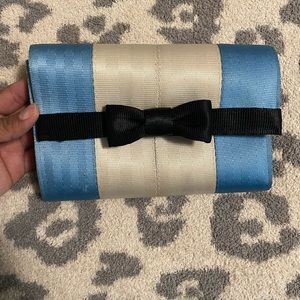 Harveys Streamline Wallet Disney Alice in wonderla